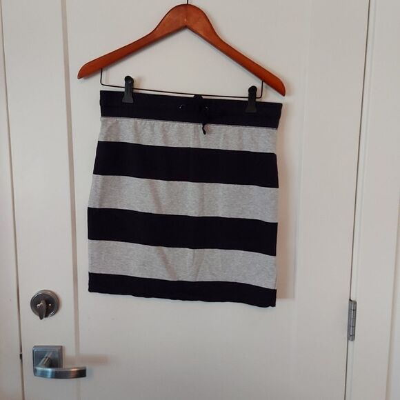 2/$20 Joe Fresh skirt - Picture 1 of 7